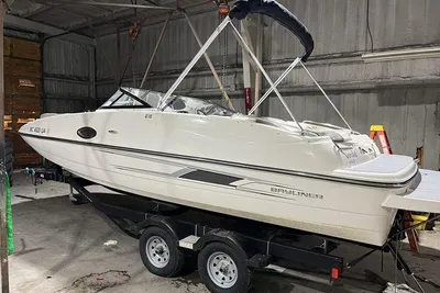 Bayliner 215