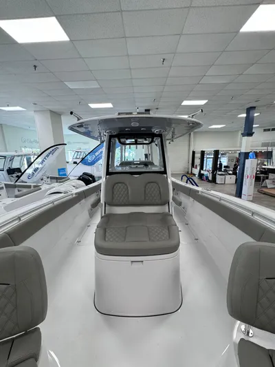  Yacht Photos Pics 2025 SPORTSMAN 322 OPEN - Image 6