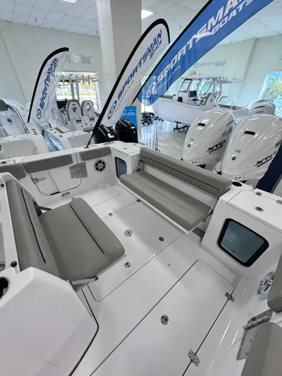  Yacht Photos Pics 2025 SPORTSMAN 322 OPEN - Image 4