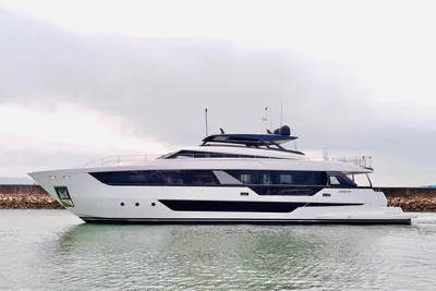 Ferretti Yachts 1000