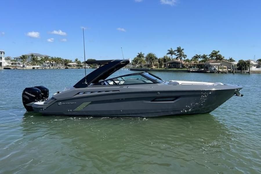 2021 Cruisers Yachts 338 OB South Beach