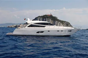 2024 Cayman Yachts S640