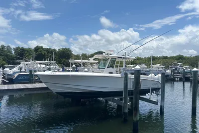 Boston Whaler 330 Outrage