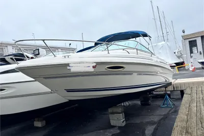 Sea Ray 215 Express Cruiser