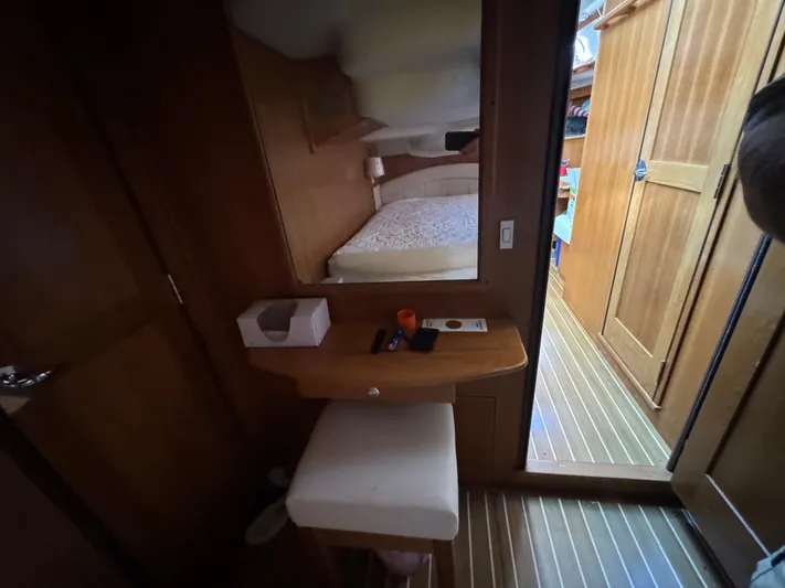 Ayewash Yacht Photos Pics Aft Cabin Vanity and Stool