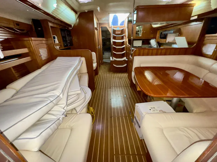 Ayewash Yacht Photos Pics Salon View Aft