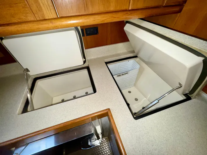 Ayewash Yacht Photos Pics Frig and Freezer