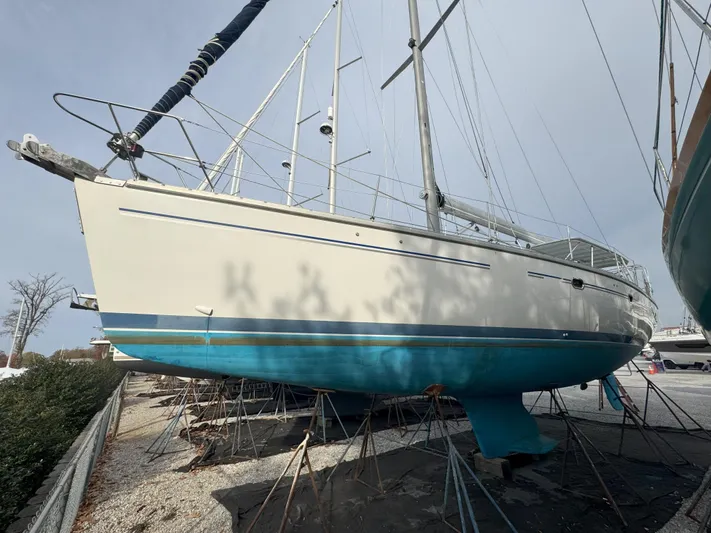 Ayewash Yacht Photos Pics View Port Side Land