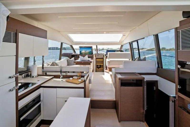 The Islanders Yacht Photos Pics 