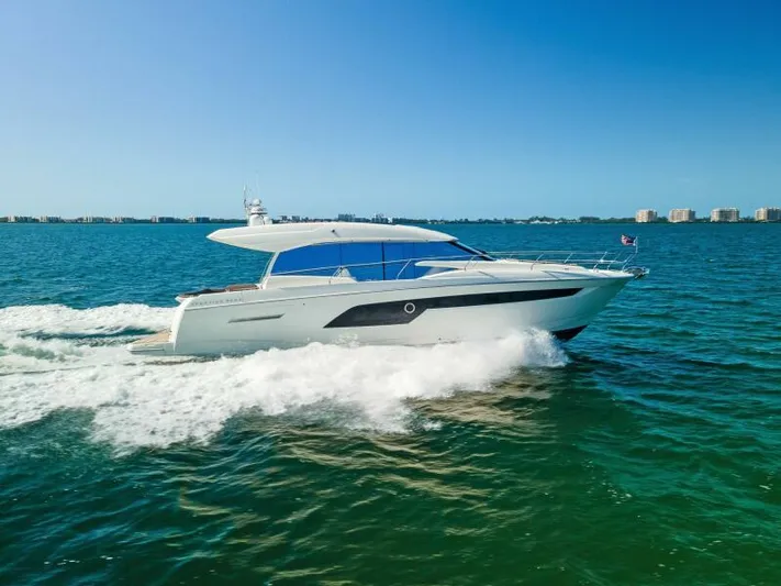 The Islanders Yacht Photos Pics 
