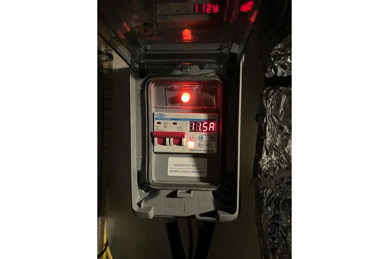 Chicago Yacht Photos Pics Electrical panel on a 2020 Lagoon 52 F yacht, displaying 0.5A current.