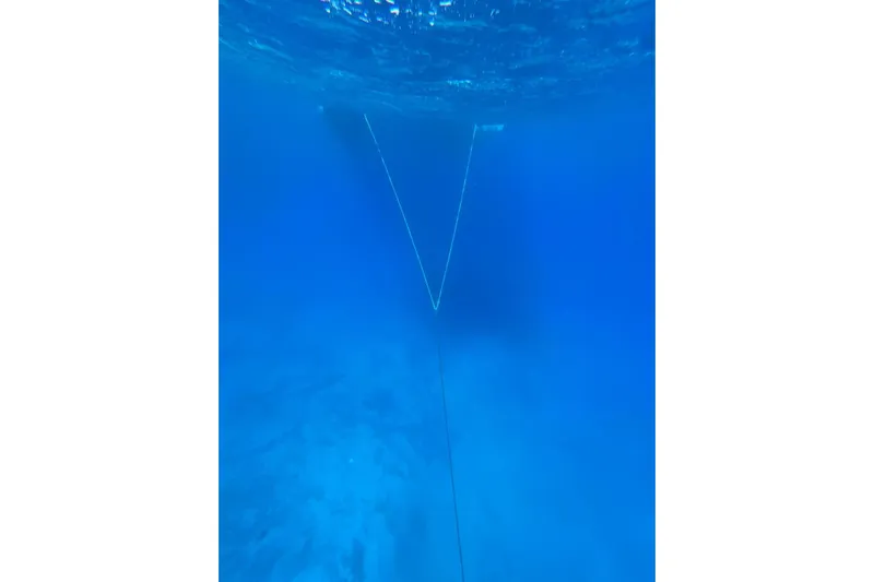 Chicago Yacht Photos Pics Underwater view of a Lagoon 52 F yacht anchor line, 2020 model.