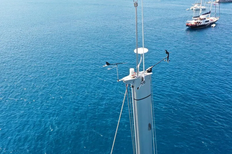 Chicago Yacht Photos Pics Lagoon 52 F catamaran mast against clear blue sea, 2020 model.