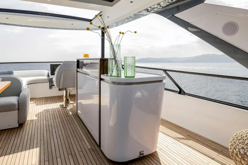  Yacht Photos Pics Azimut Fly 72 - D Yachts