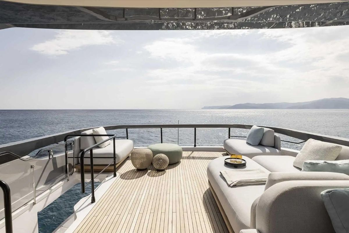 2024 Azimut 74 