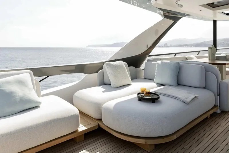  Yacht Photos Pics Azimut Fly 72 - D Yachts