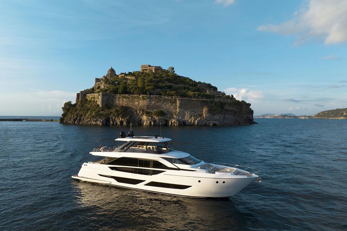 2025 Ferretti Yachts 88 