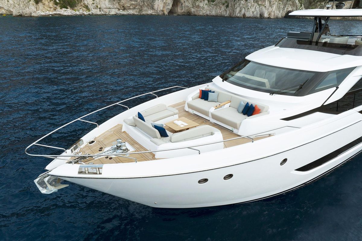 2025 Ferretti Yachts 88 