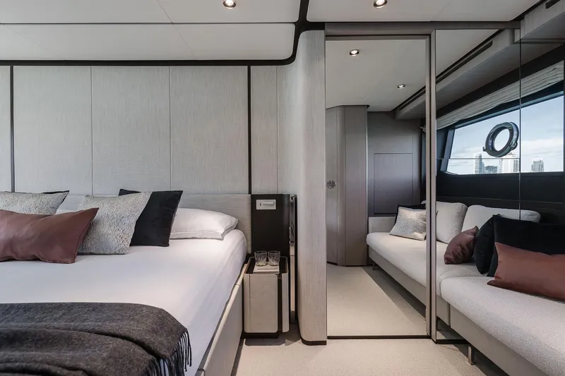  Yacht Photos Pics Ferretti 860 2025