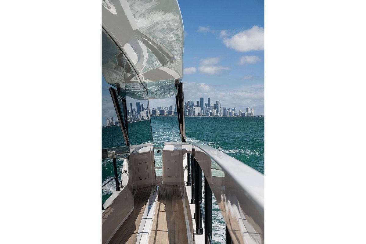 2025 Ferretti Yachts 88 