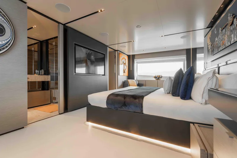 Renewal 3 Yacht Photos Pics 