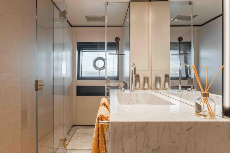 Renewal 3 Yacht Photos Pics 