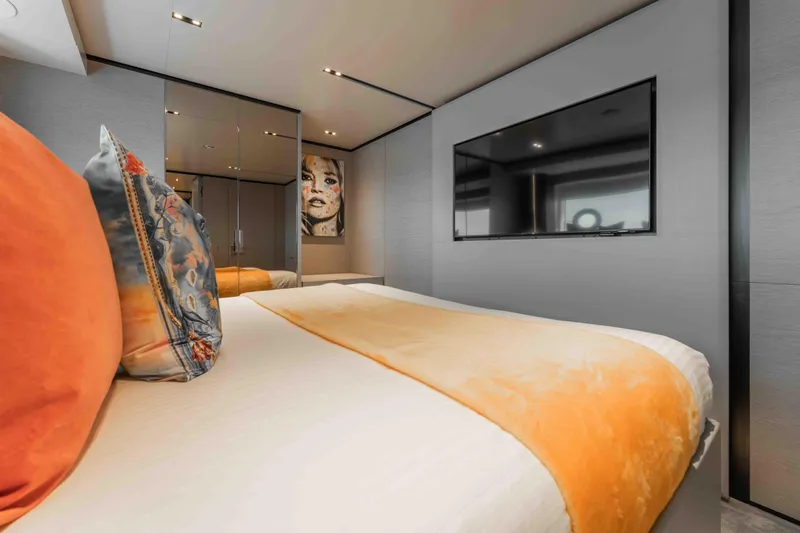 Renewal 3 Yacht Photos Pics 