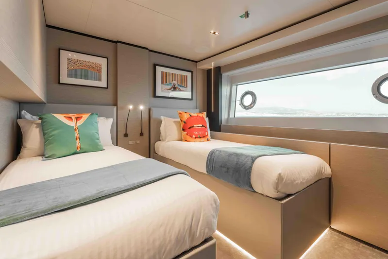 Renewal 3 Yacht Photos Pics 