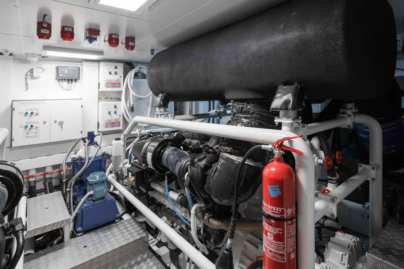 Renewal 3 Yacht Photos Pics 