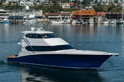 Hatteras 77 ENCLOSED BRIDGE