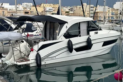 Beneteau Antares 9