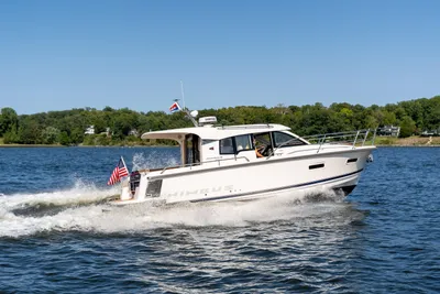 2026 Nimbus 305 Coupe