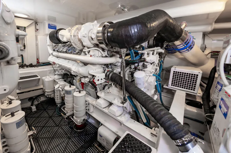 Surf Rider II Yacht Photos Pics 