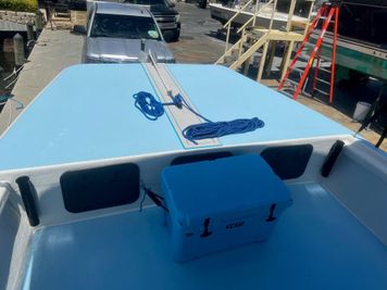 Twin Vee Center Console