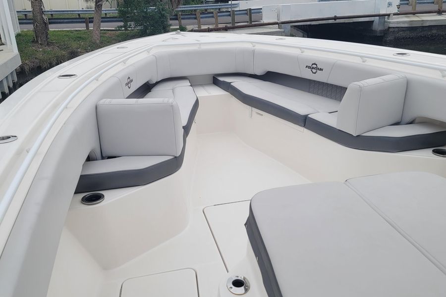 2021 Fountain 38 Center Console