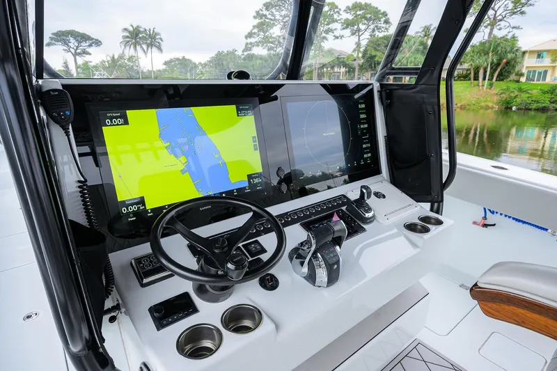 Nitsa Yacht Photos Pics Freeman 42 Nitsa - Helm