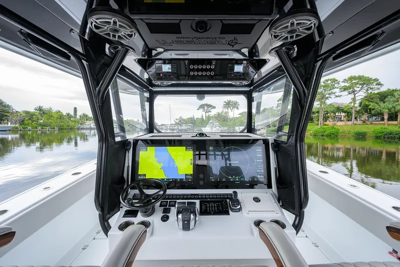 Nitsa Yacht Photos Pics Freeman 42 Nitsa - Helm