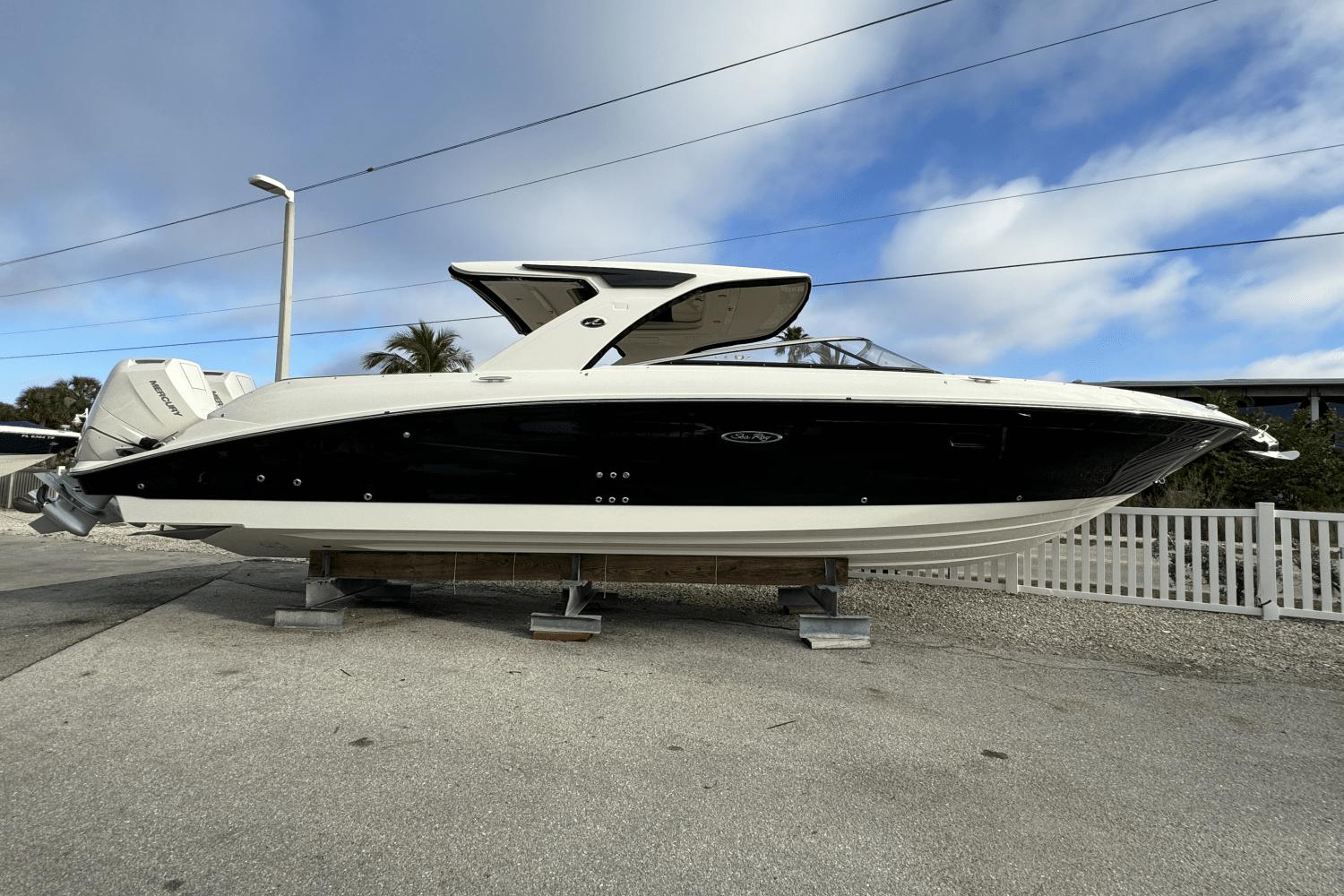 2024 Sea Ray SLX 350 Outboard Runabout for sale YachtWorld