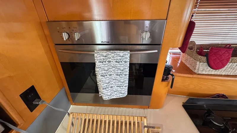 Dream Catcher Yacht Photos Pics Galley Oven