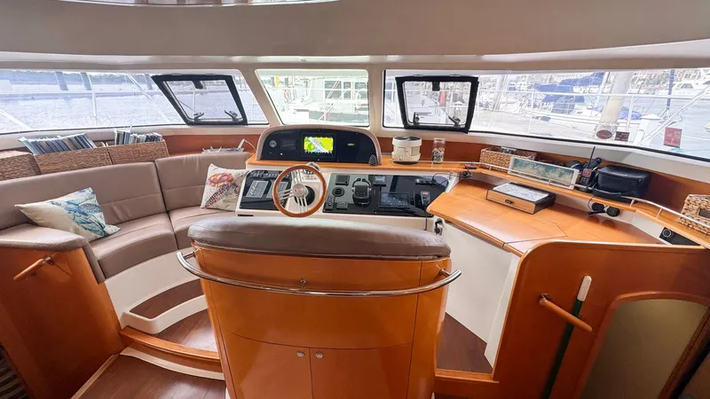 Dream Catcher Yacht Photos Pics Lower Helm Station