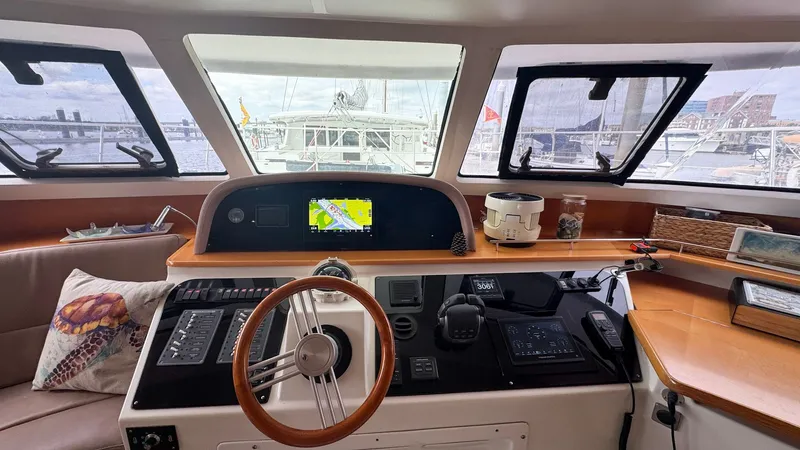 Dream Catcher Yacht Photos Pics Lower Helm Station