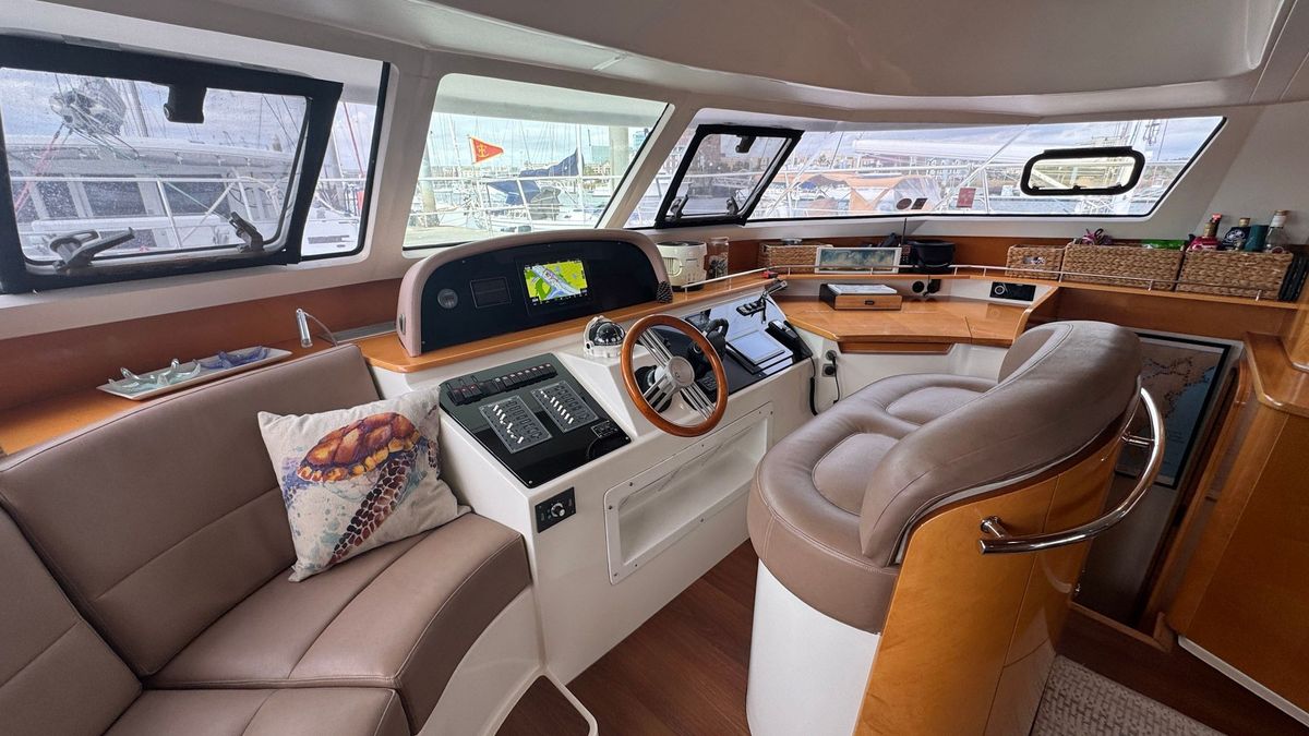 2009 Fountaine Pajot 46 