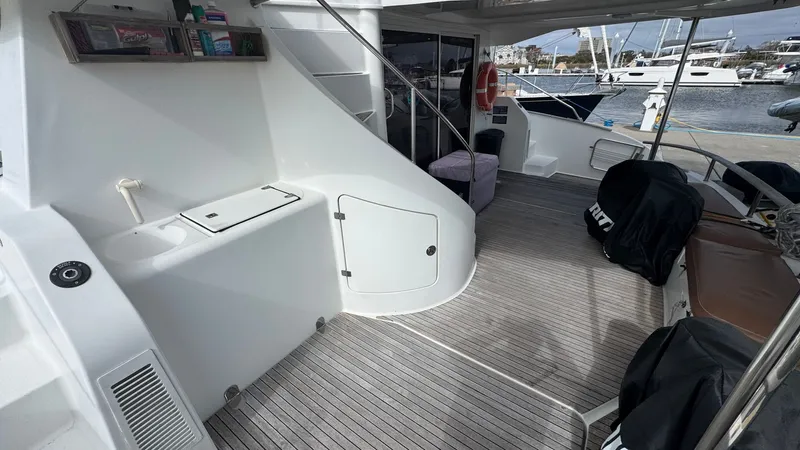 Dream Catcher Yacht Photos Pics Aft Cockpit