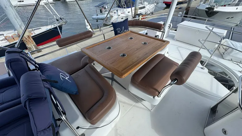 Dream Catcher Yacht Photos Pics Flybridge Seating