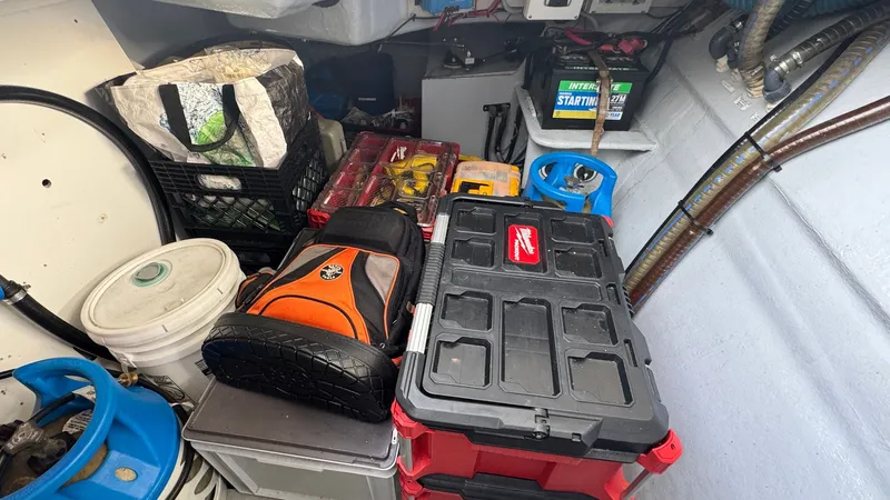 Dream Catcher Yacht Photos Pics Engine Room