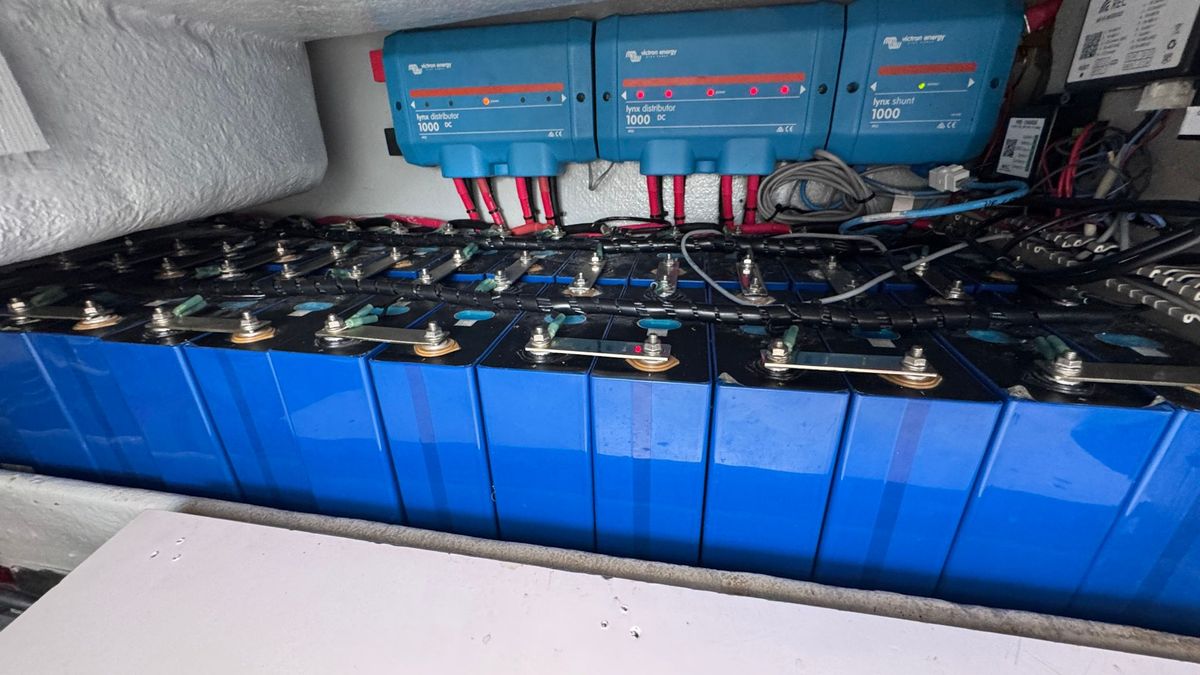 2009 Fountaine Pajot 46 