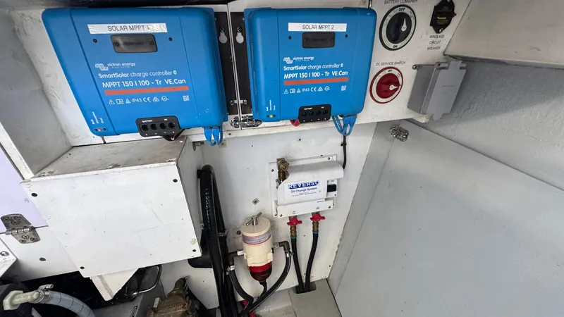 Dream Catcher Yacht Photos Pics Engine Room