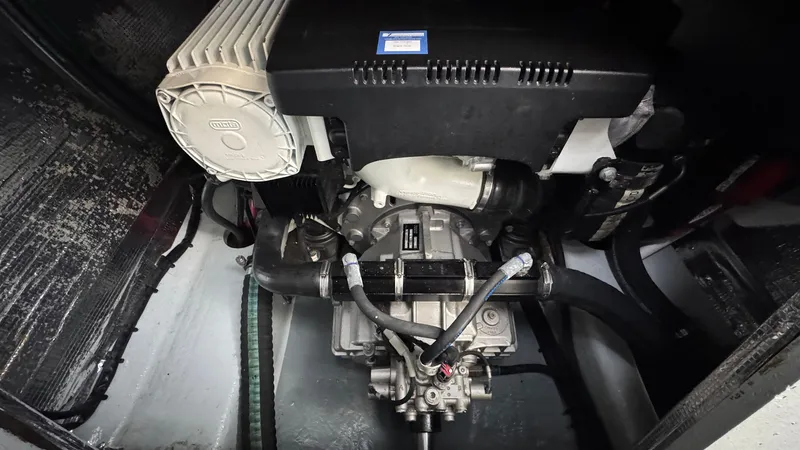 Dream Catcher Yacht Photos Pics Engine Room