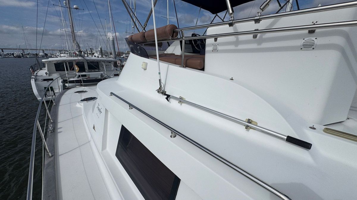2009 Fountaine Pajot 46 