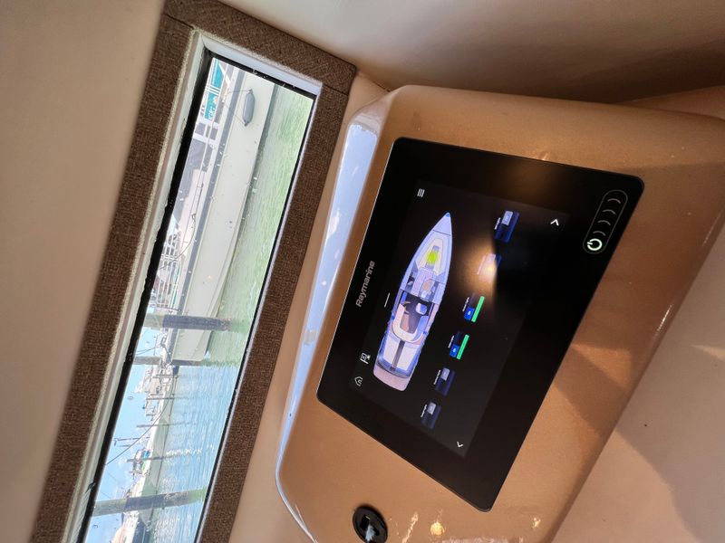 2018 Canard Yachts eMotion36